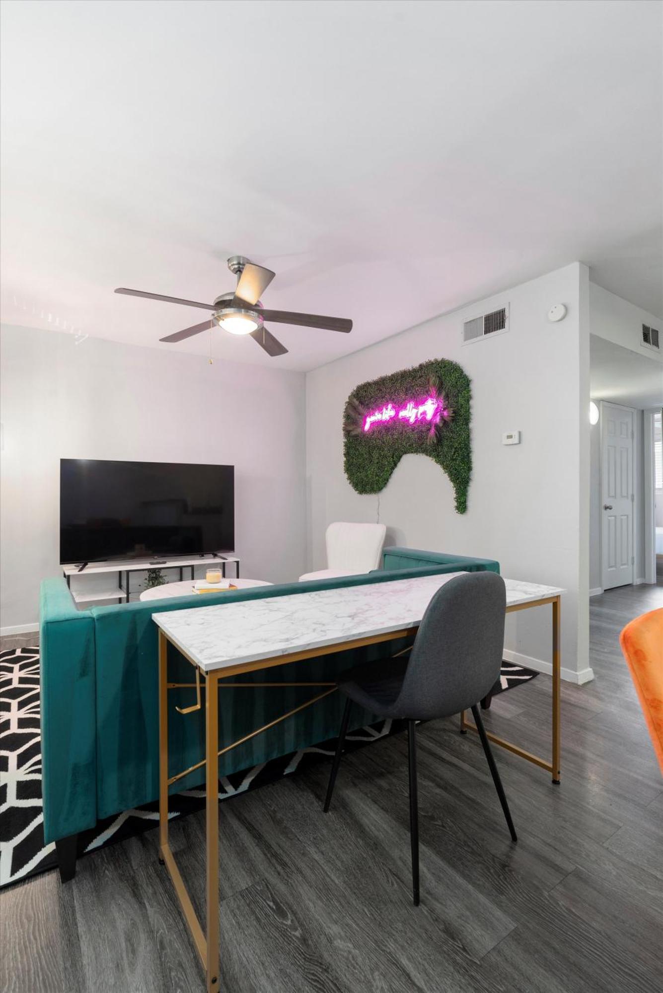 Mins 2 Downtown - King Bed - Private Stays Austin Extérieur photo
